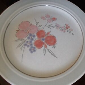 Vintage Galleria Stoneware DInner Plate